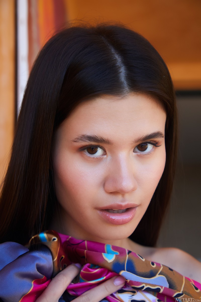 Босые ступни длинноногой красотки Босые ступни длинноногой красотки